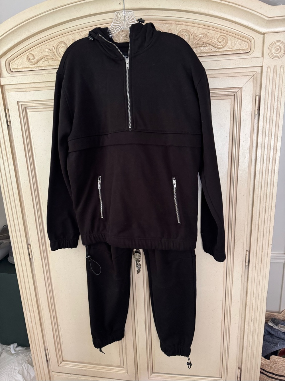 NWOT Stockpile jogger and hoodie set in black